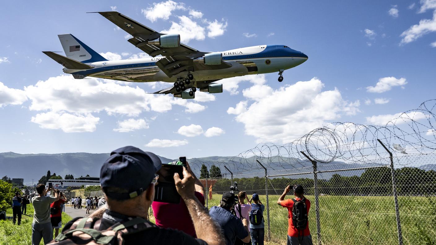 L'Air Force One all'aeroporto di Ginevra