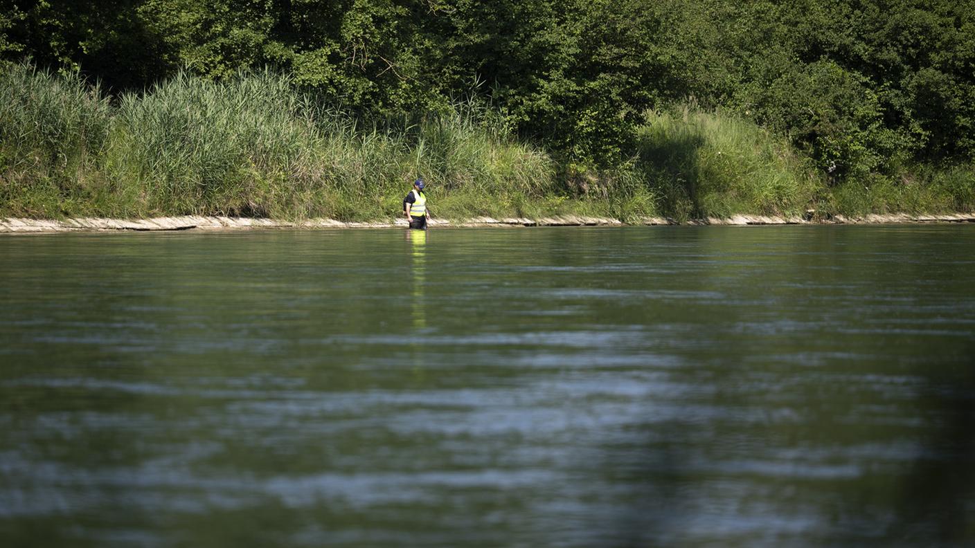 Un volontario che ha partecipato alle ricerche del bambino scomparso il 20 giugno sul fiume Reuss