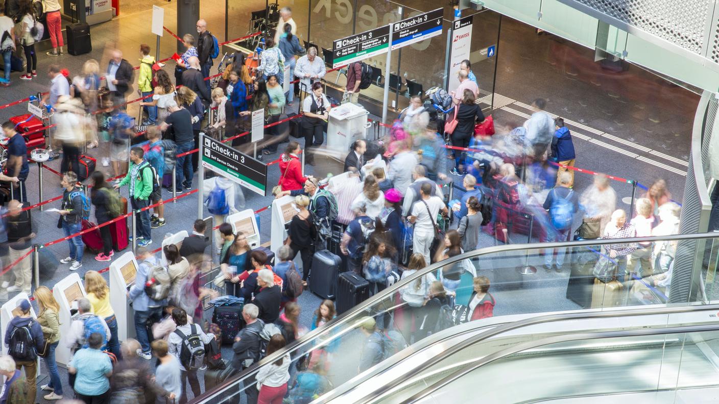 Passeggeri all'aeroporto di Zurigo