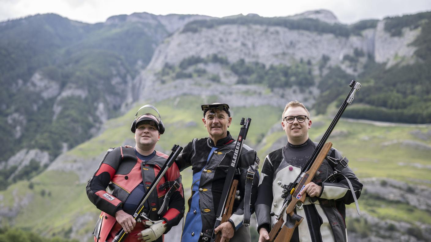 Sul podio, da sinistra, Samuel Christen, il re dei tiratori Georg Maurer e Andreas Schweizer