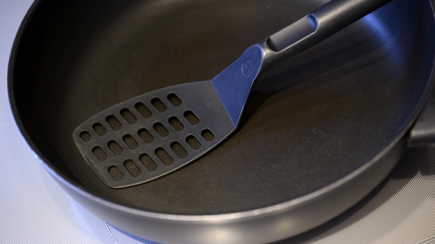 Le PFAS possono liberarsi da utensili come questi quando utilizzati