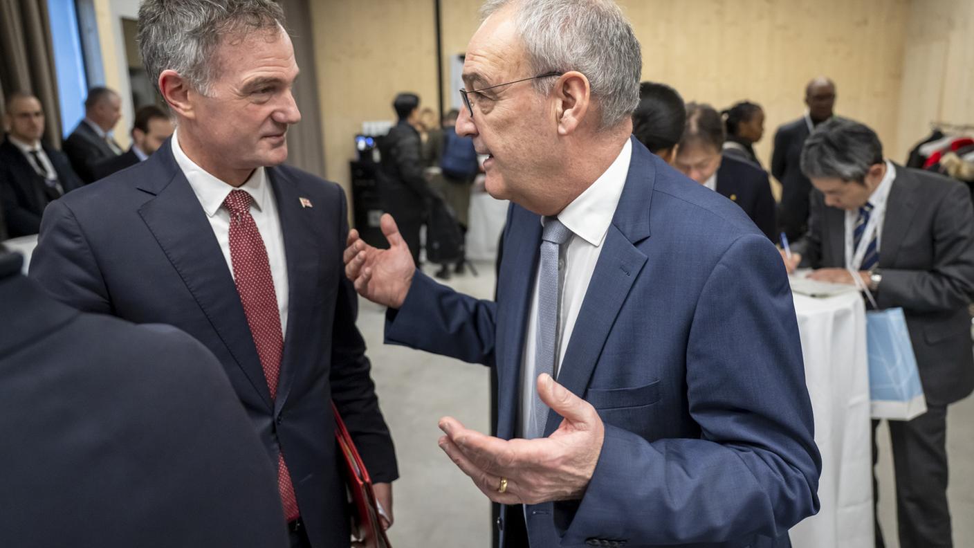 Il dialogo tra Kyle e Parmelin continua da tempo in merito all'accordo economico aggiornato: eccoli discutere al WEF di Davos 2026