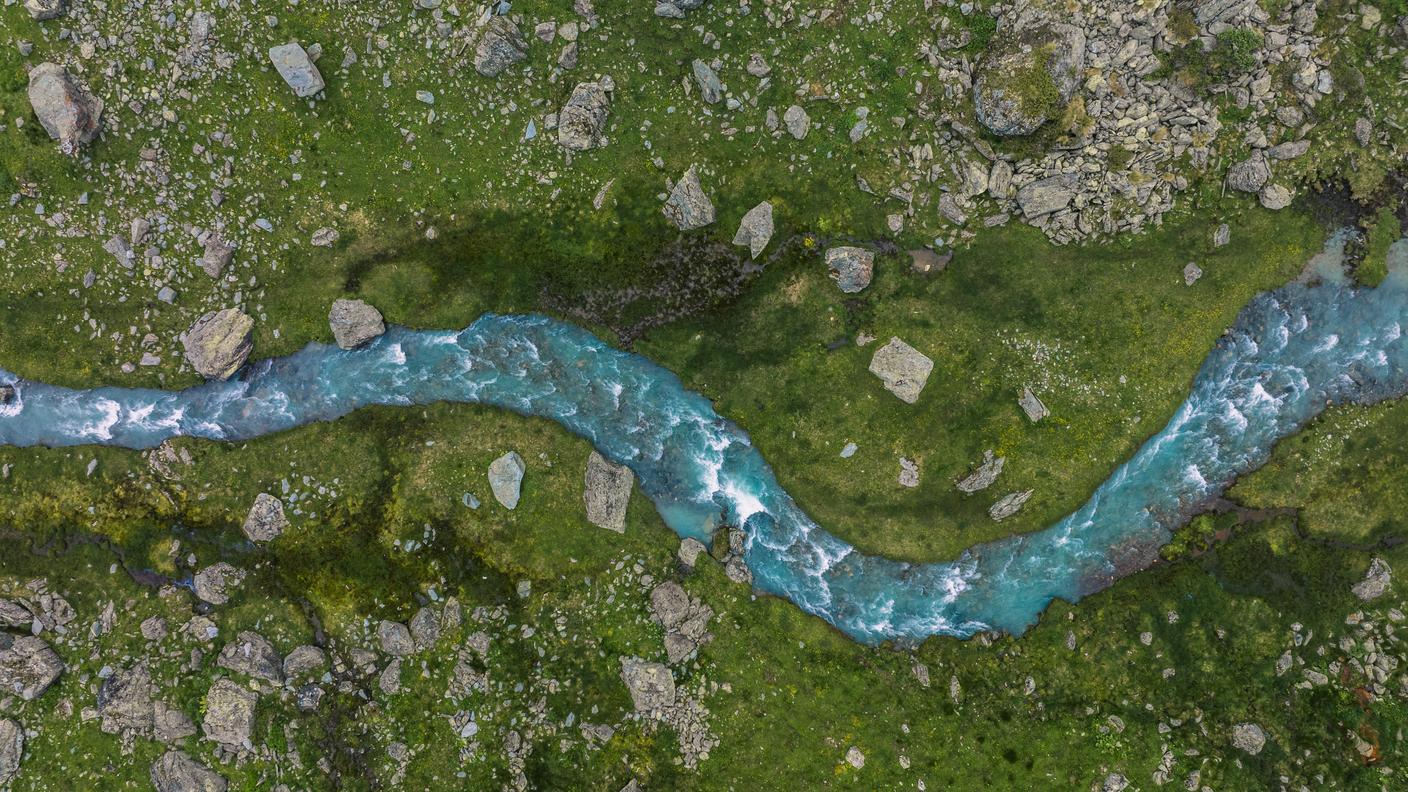 Un torrente nelle montagne svizzere