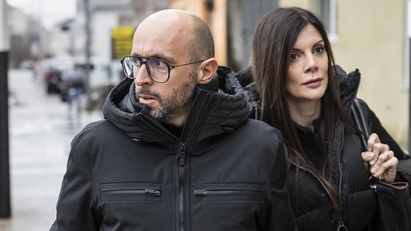 Prorogate le misure restrittive ai coniugi Moretti