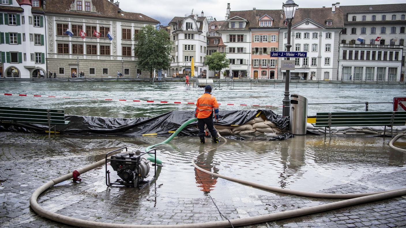 Il lago dei Quattro Cantoni minaccia Lucerna