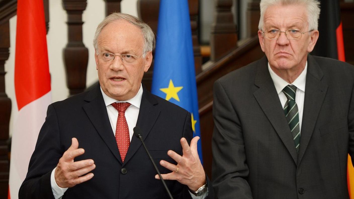 Il consigliere federale e il presidente del Land tedesco, nell'incontro con i media al termine dei loro colloqui a Stoccarda