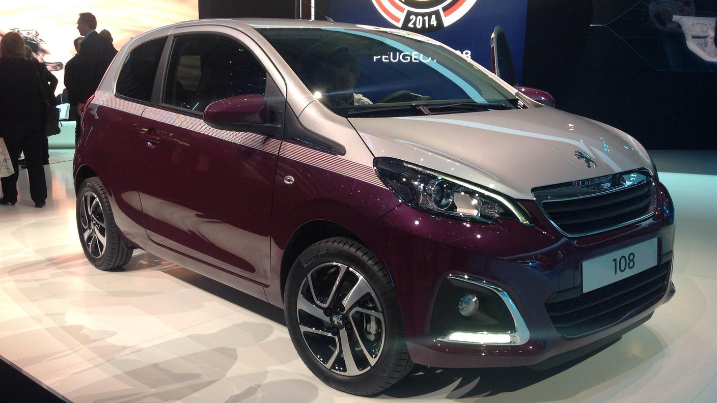 Salone Peugeot 108.jpg