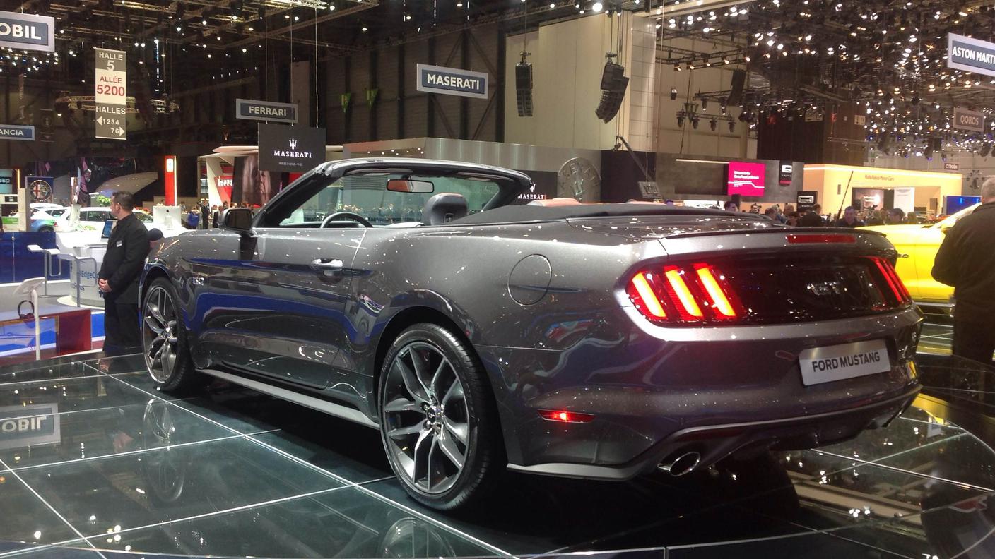 SG Ford mustang convertible.jpg