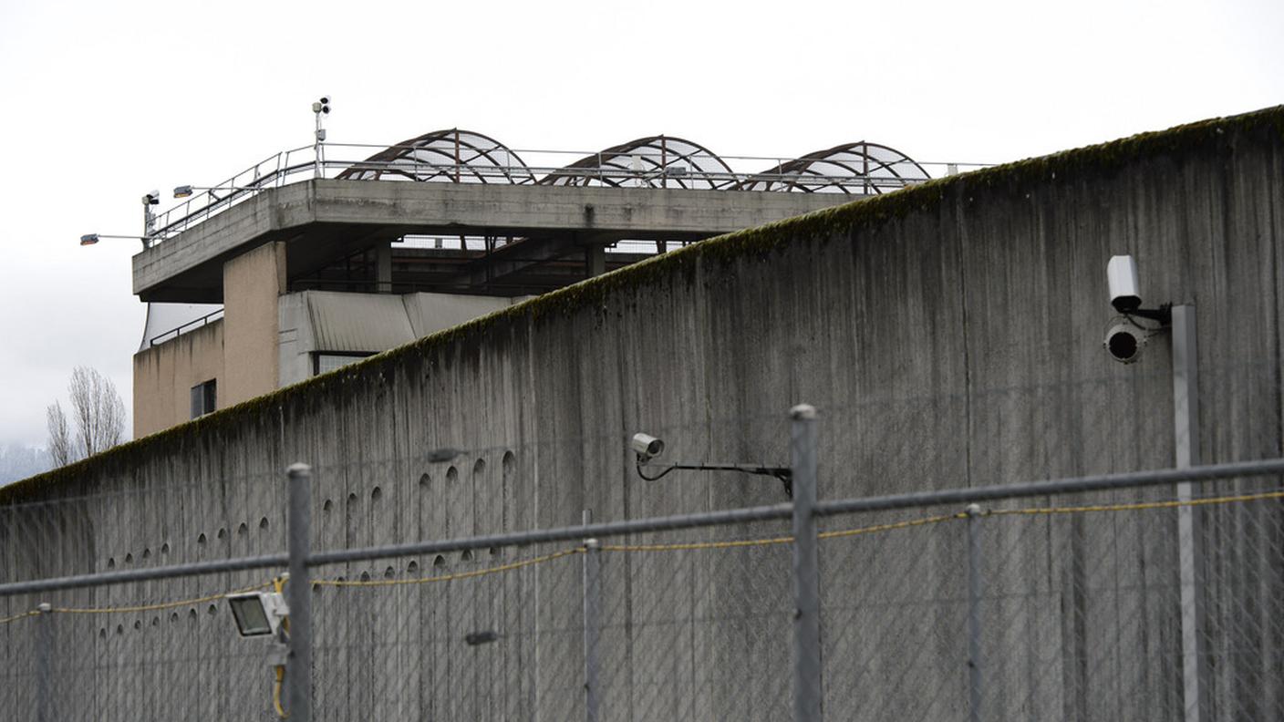 Il fenomeno del sovraffollamento carcerario è particolarmente pronunciato nel penitenziario ginevrino di Champ-Dollon