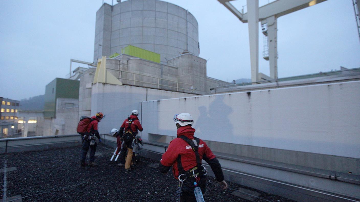Attivisti di Greenpeace a Beznau nel marzo 2014