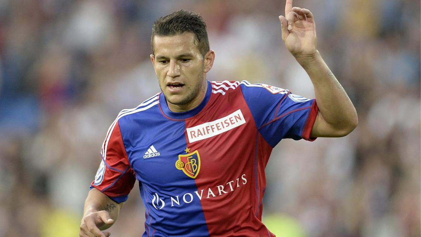 L'attaccante del FC Basilea Raul Bobadilla