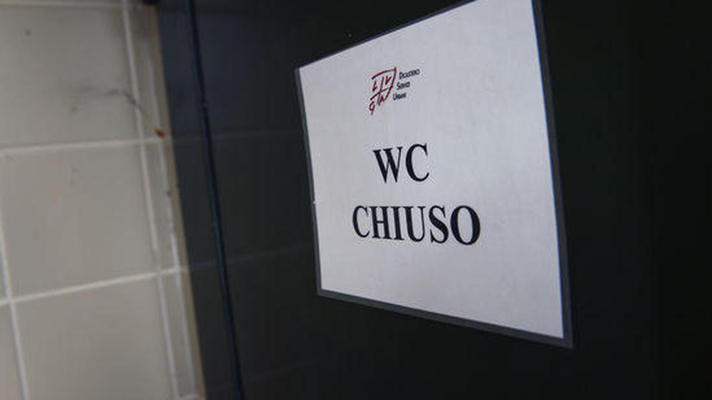 Toilette chiuse anche a Berna, come a Lugano