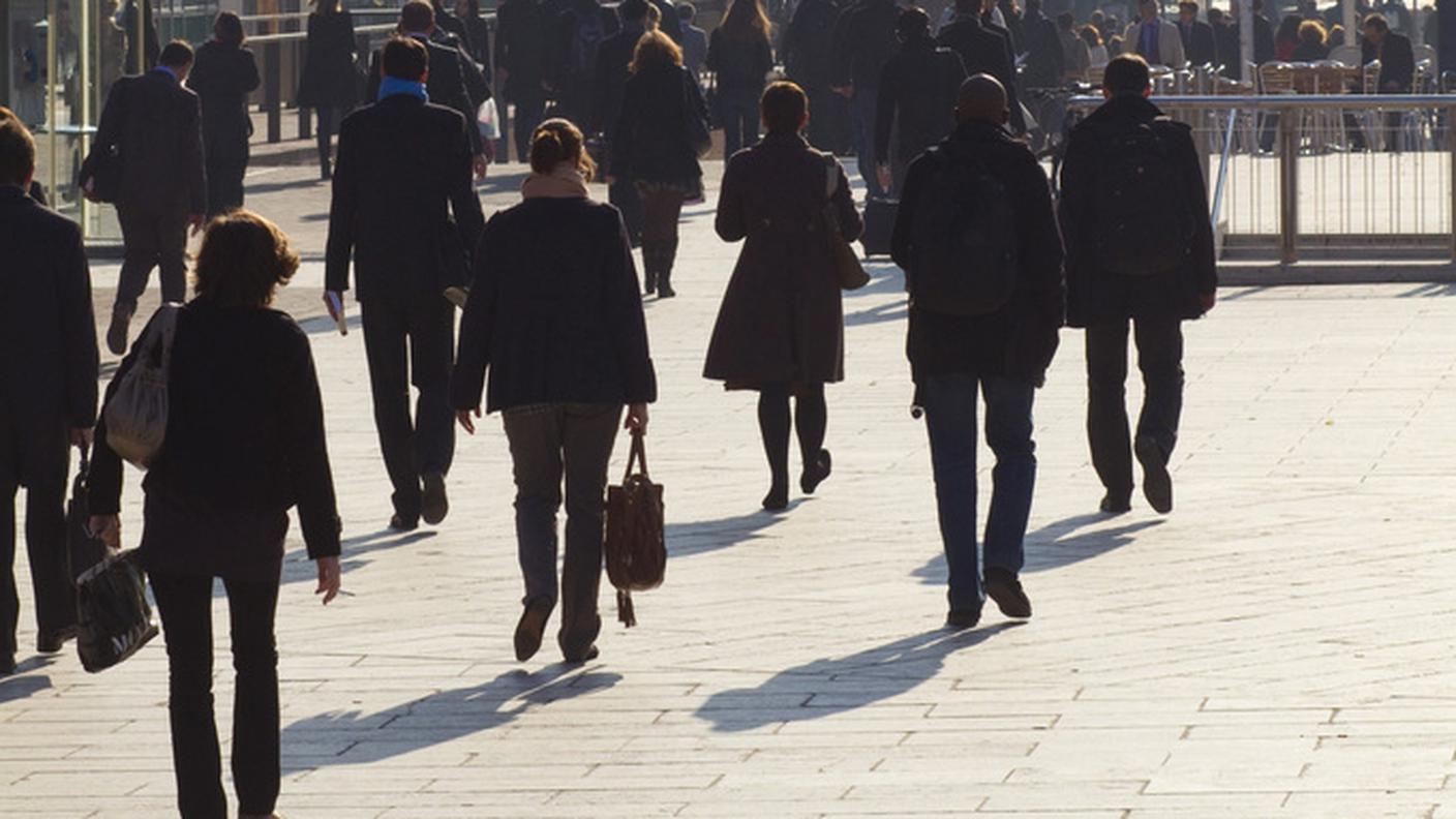 strada persone lavoro migrazione ky.JPG