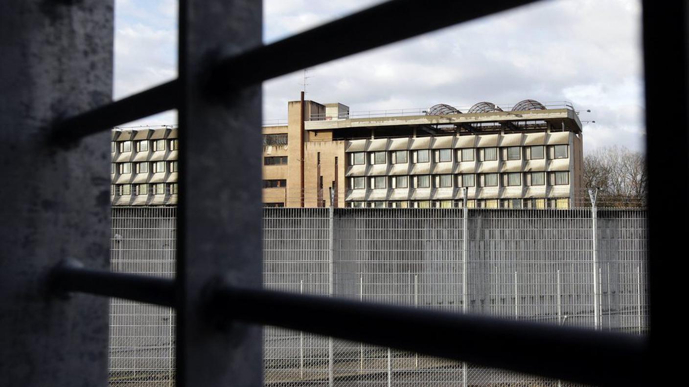 Champ-Dollon Ginevra penitenziario carcere ky.JPG