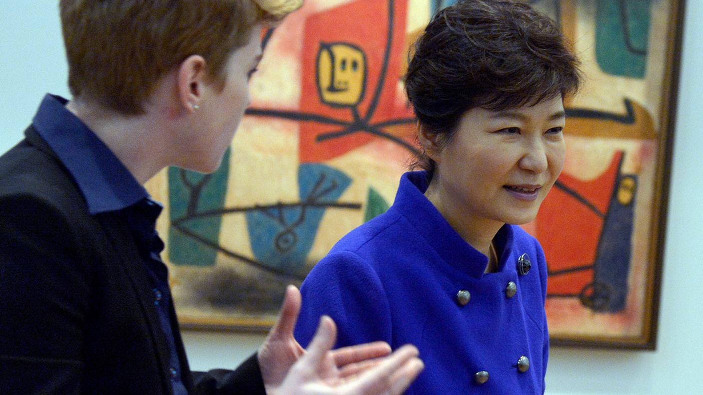 Al di fuori della visita ufficiale, Park Geun-Hye ha incontrato la comunità coreana in Svizzera al museo Paul Klee di Berna