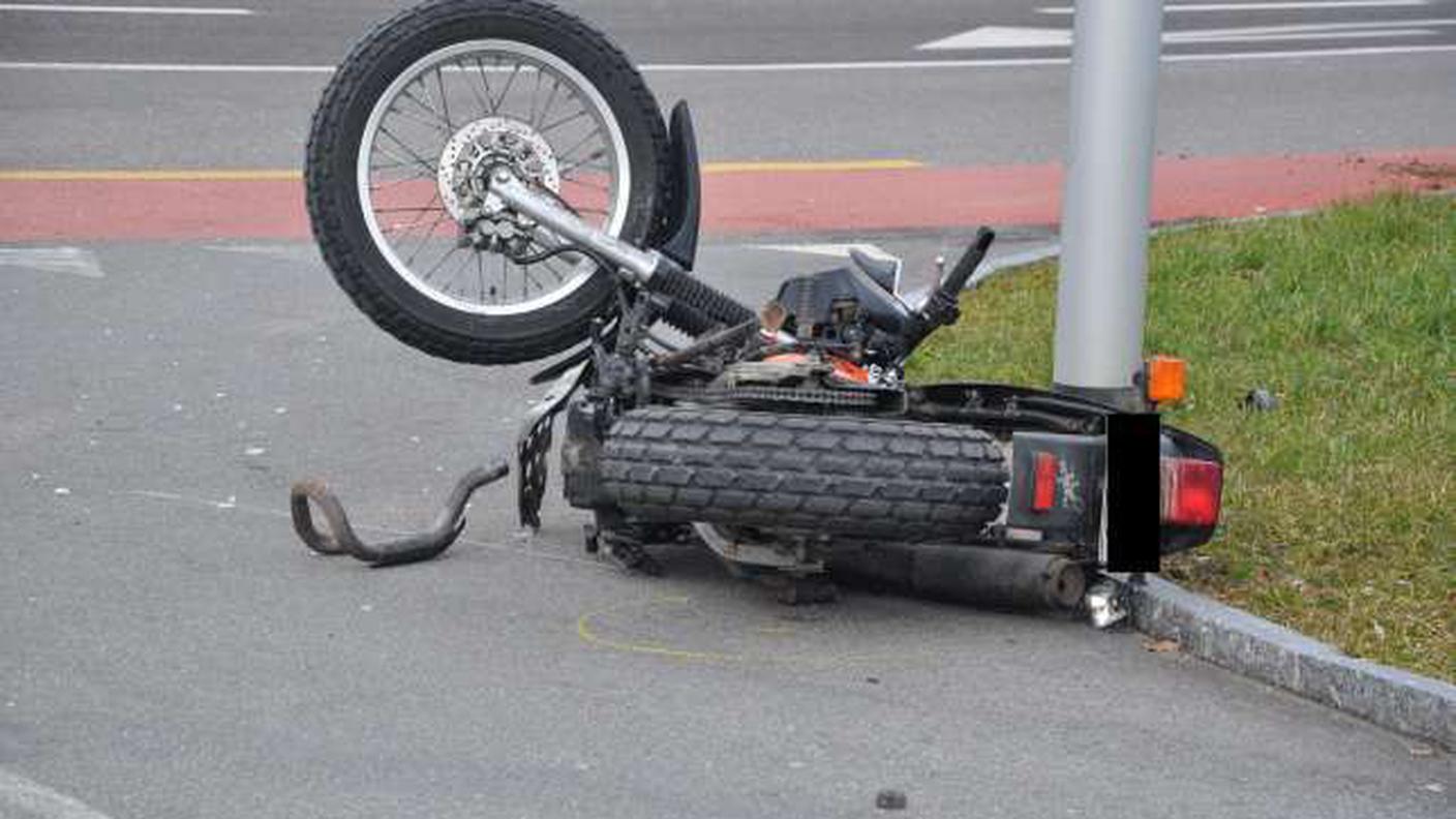 auto e moto incidente a soletta kaposo bis 140216.jpg