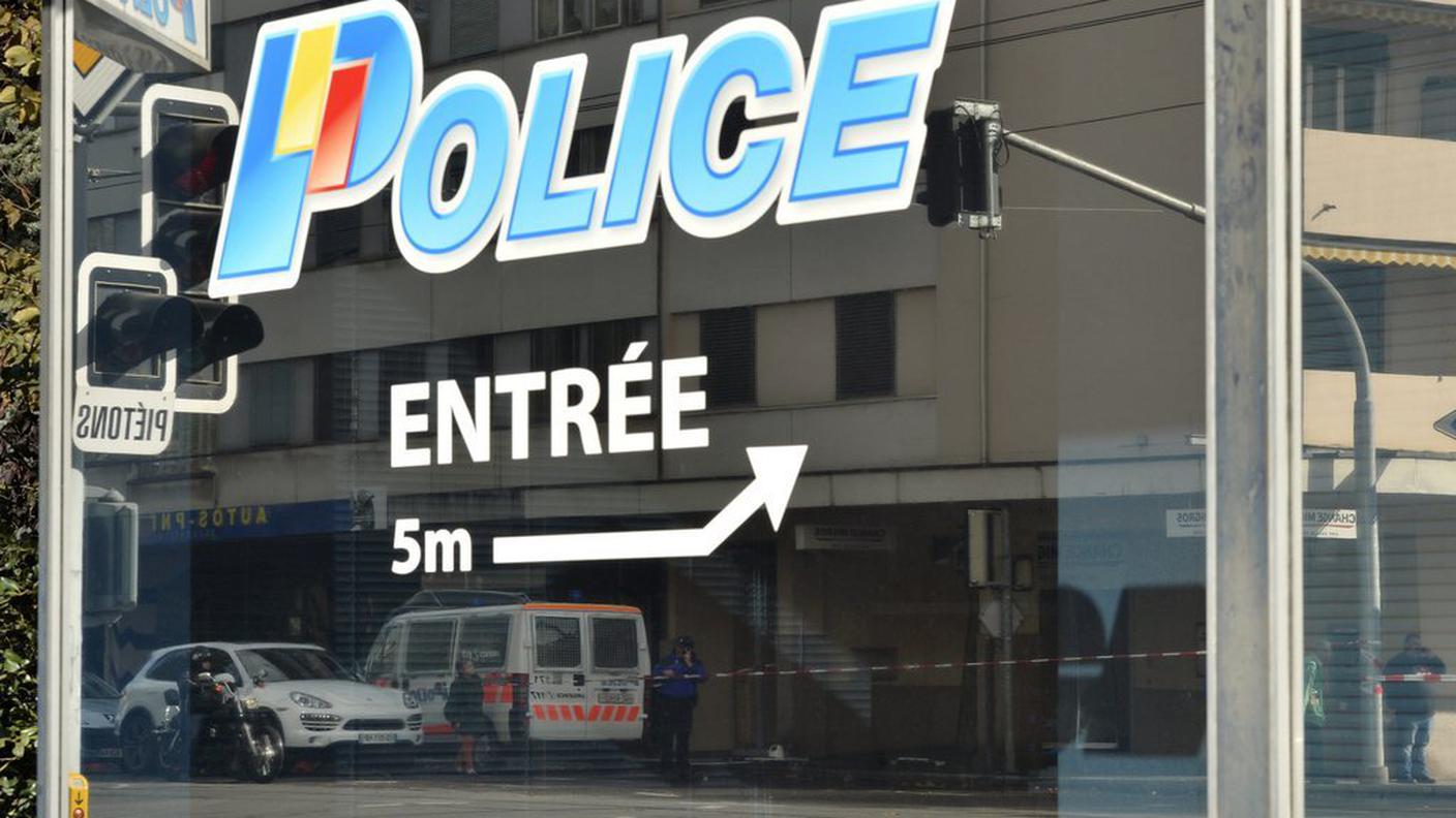 polizia ginevra ky.JPG