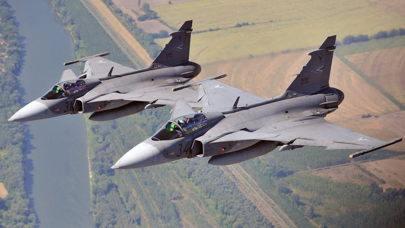Due esemplari del Saab Gripen