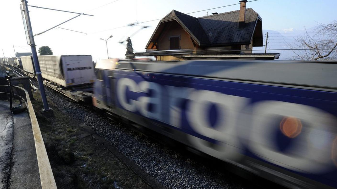 La stazione di Gerra, lungo la litoranea del Gambarogno
