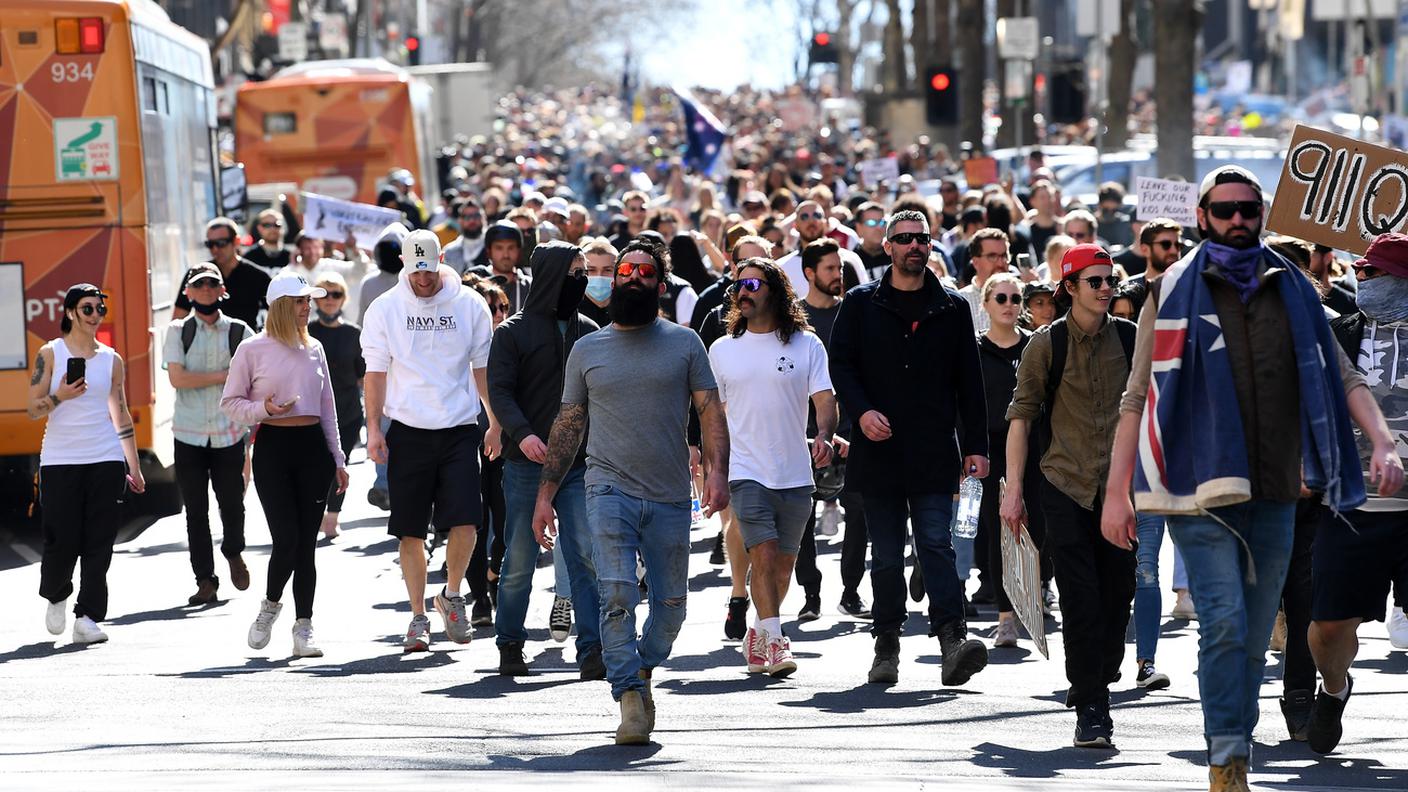A migliaia in piazza in Australia contro le restrizioni