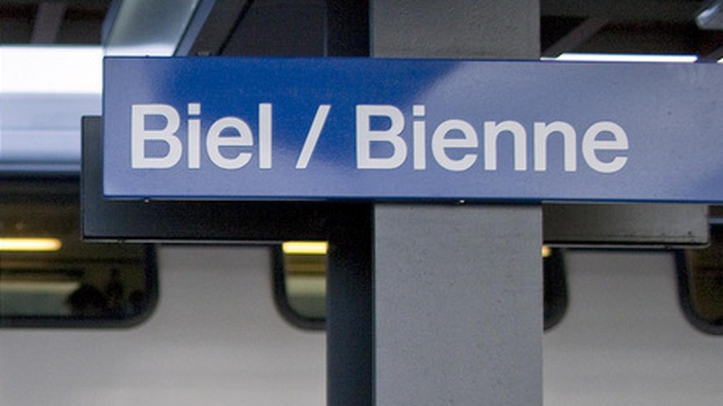 bienne cartello stazione ky.JPG