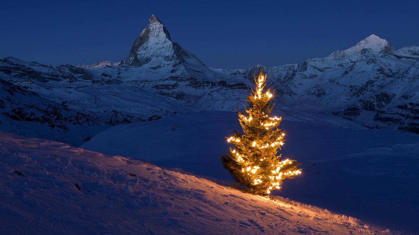 Copy of ky_albero_natale_montagna_neve_svizzera_1.JPG