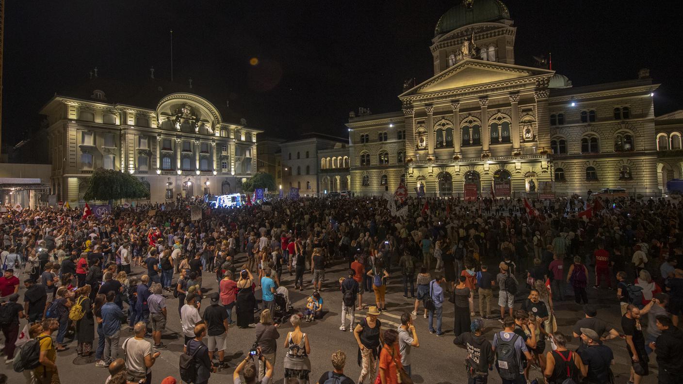 Folta partecipazione alla manifestazione anti estensione del certificato a Berna