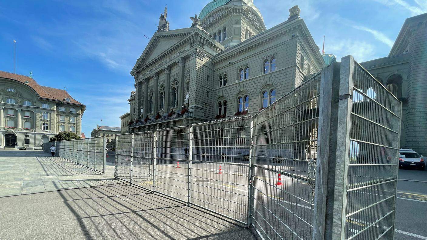 Una recinzione per proteggere Palazzo Federale