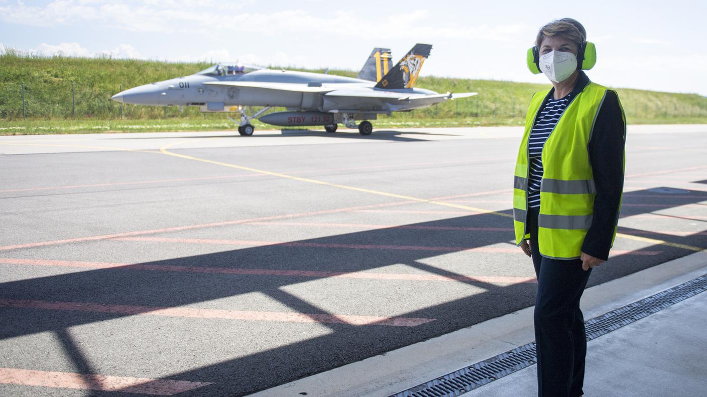Secondo la ministra della difesa non ci sono alternative ai caccia Lockheed Martin scelti per sostituire i vecchi F/A-18