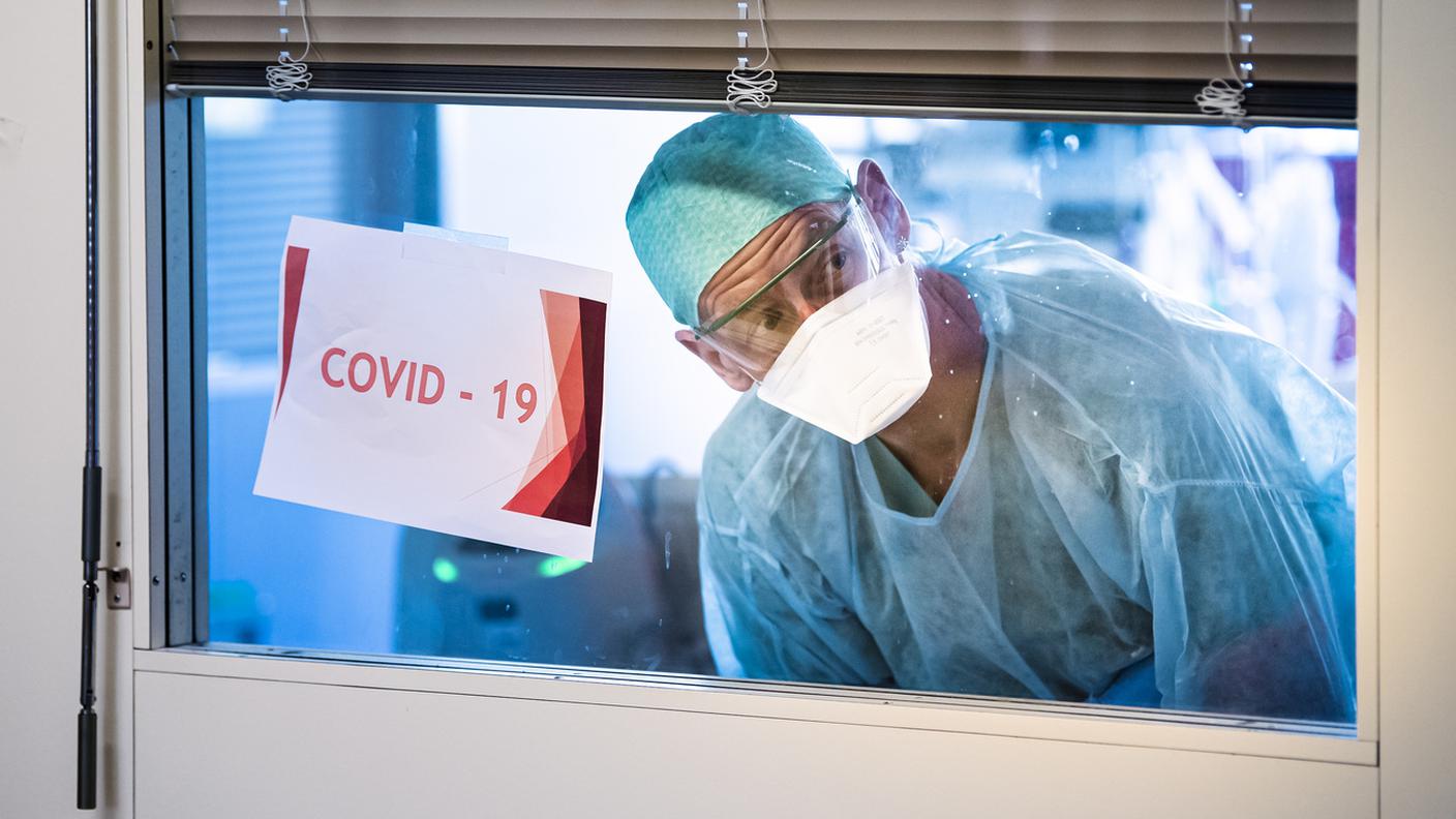 Aumenta il numero dei ricoverati in Svizzera ma scende quello dei casi più gravi