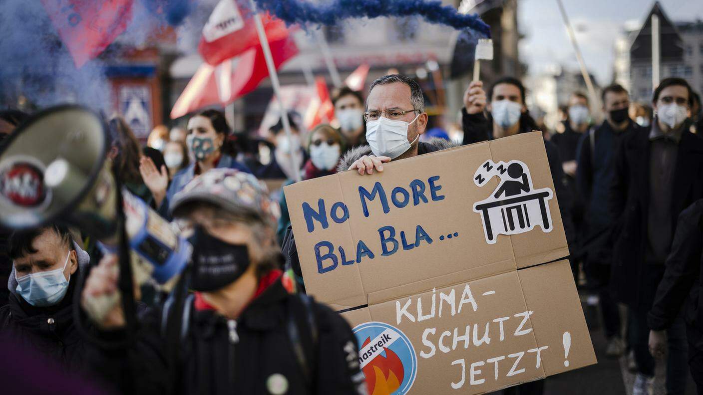 Dimostranti a favore del clima lo scorso 6 novembre a Zurigo
