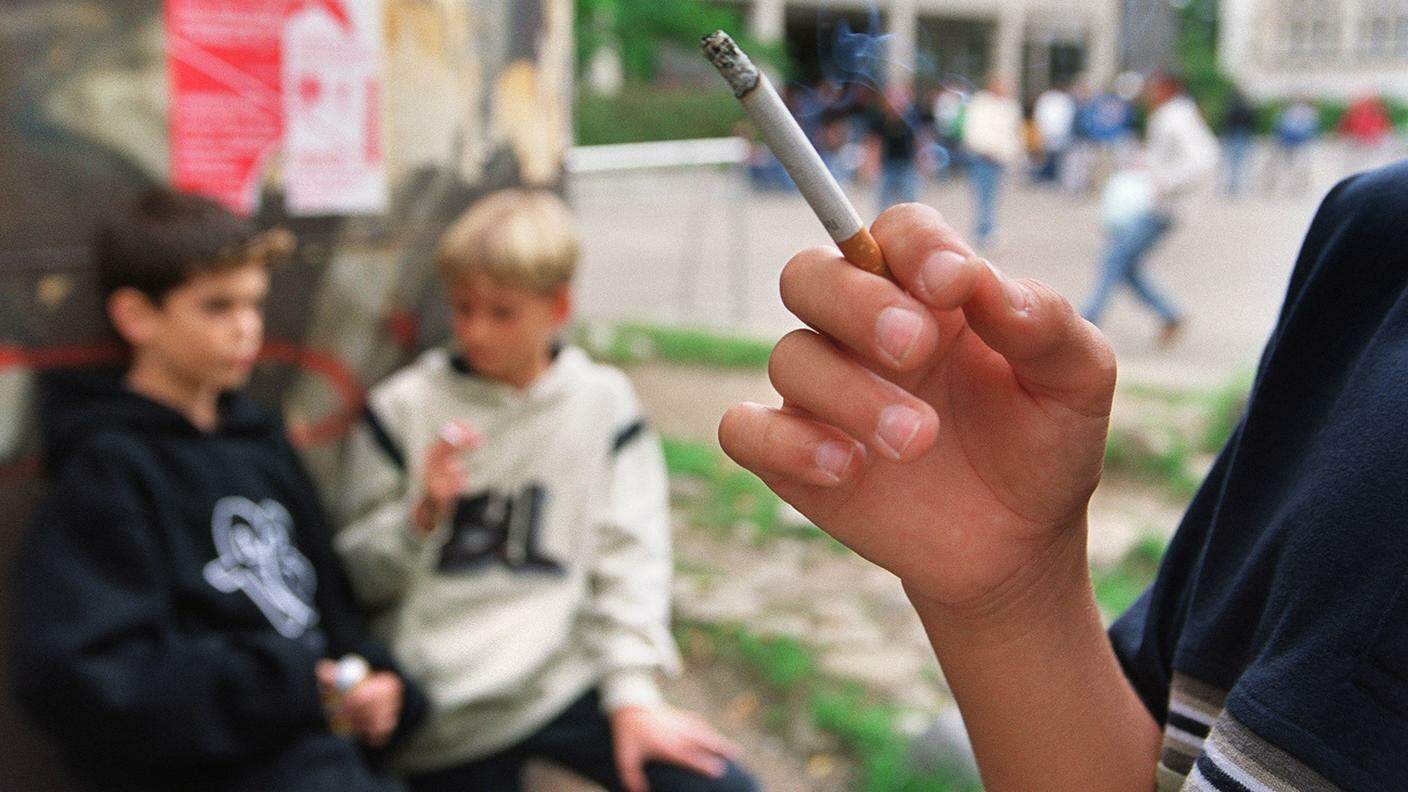 Stando gli studi, quasi 100'000 giovani tra i 15 e i 19 anni consumano tabacco in Svizzera