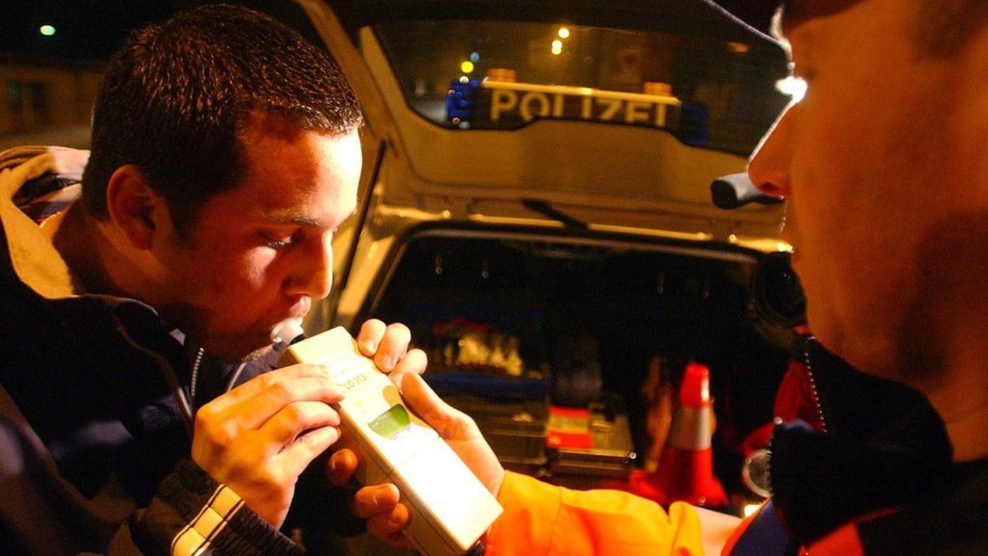 Dal 2014 neanche una goccia d'alcol per i giovani guidatori