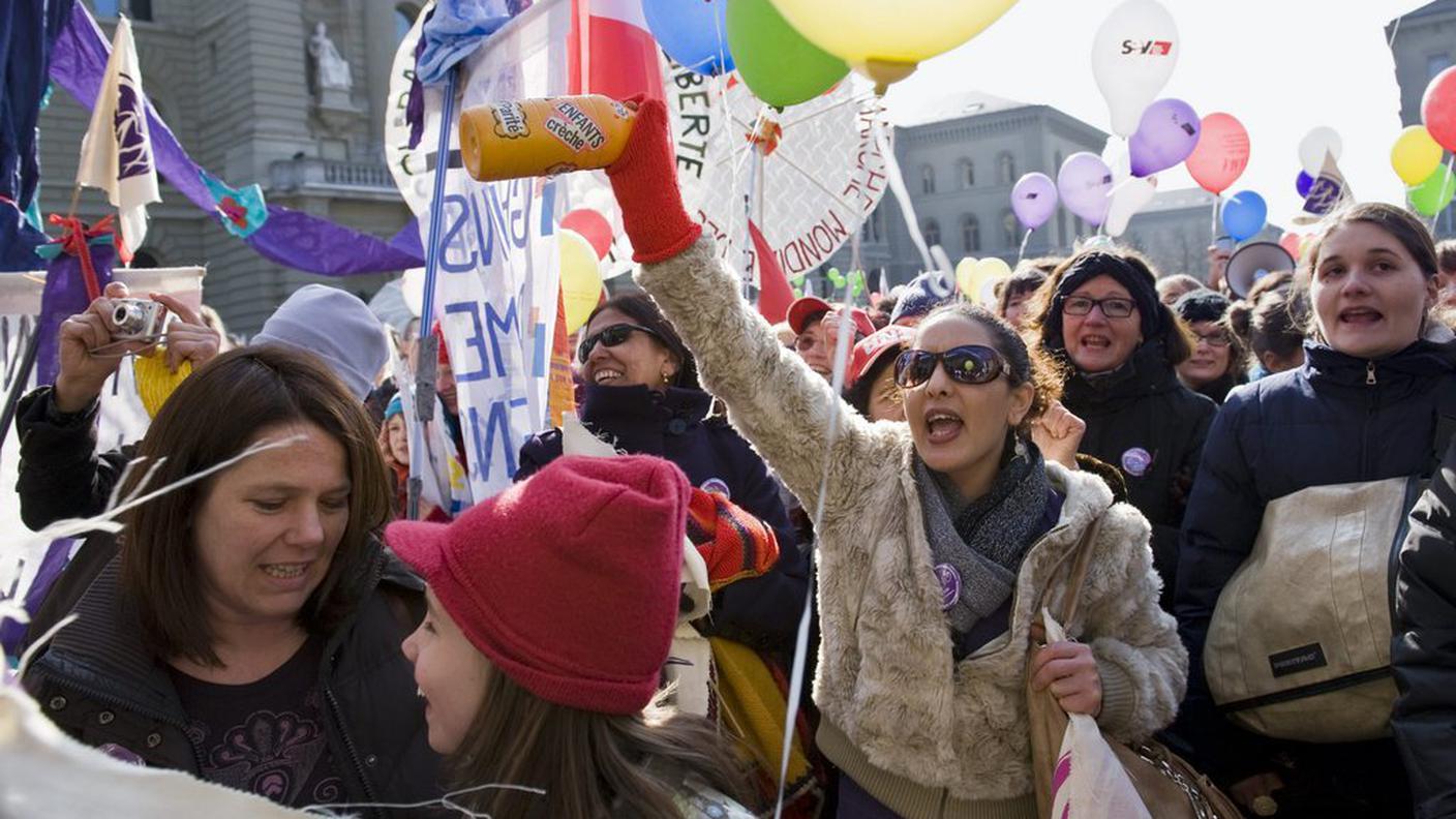 donne manifestazione Berna 3.2010 ky.JPG