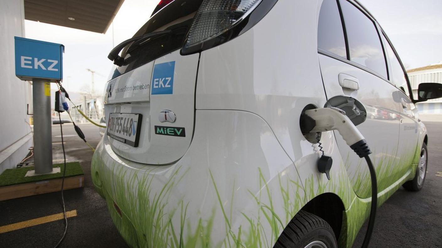 Per i Verdi la soppressione completa di emissioni di CO2 nel traffico motorizzato individuale deve essere raggiunta entro il 2050