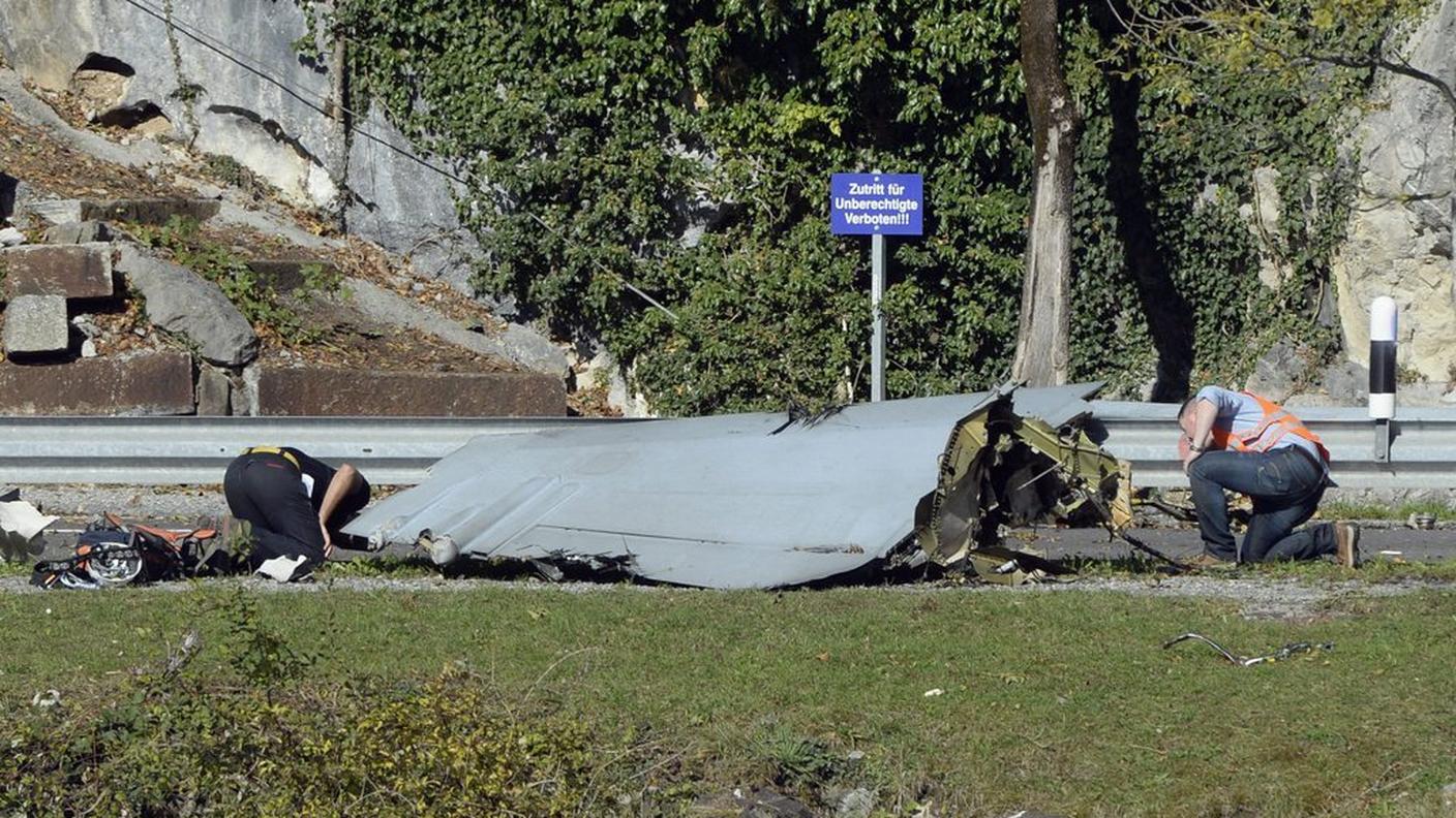 L'aereo ha urtato una parete rocciosa nei pressi di Alpnach, disintegrandosi
