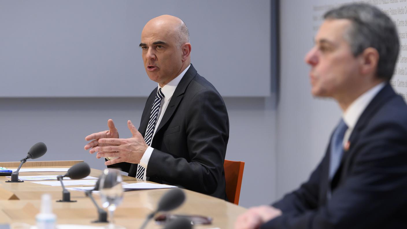 Ignazio Cassis e Alain Berset hanno illustrato oggi ai media le decisioni dell'Esecutivo