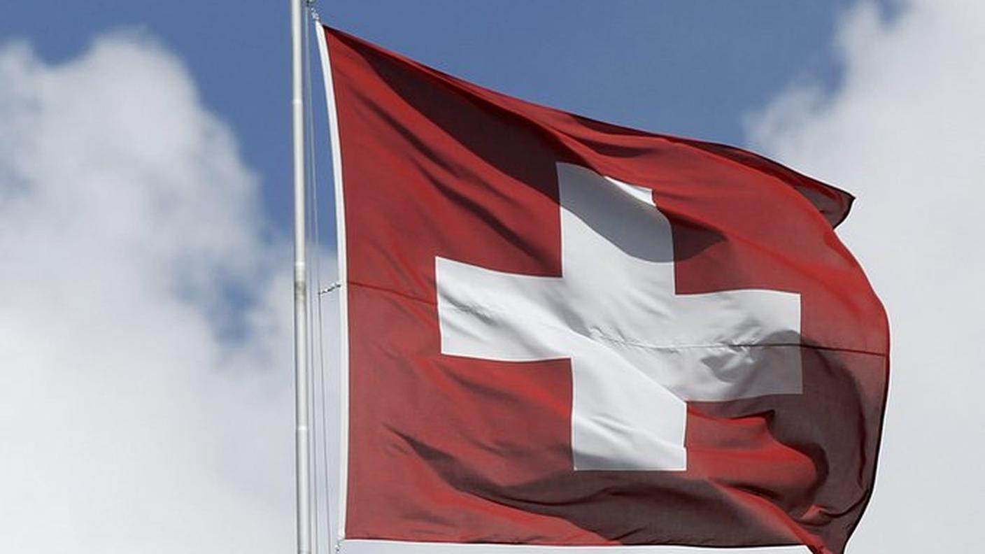 bandiera svizzera 2 ky.JPG