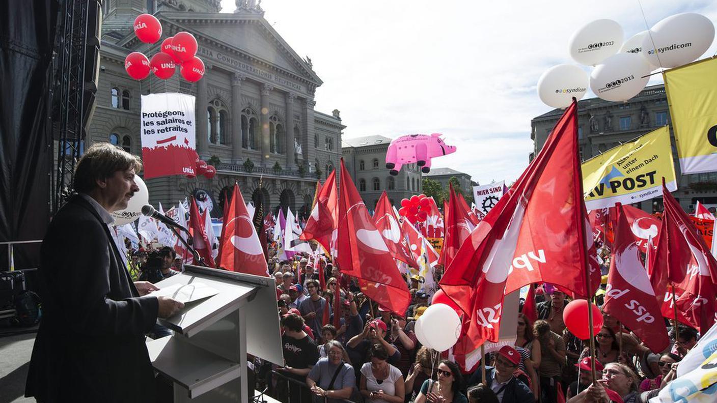 Rechsteiner si rivolge ai dimostranti
