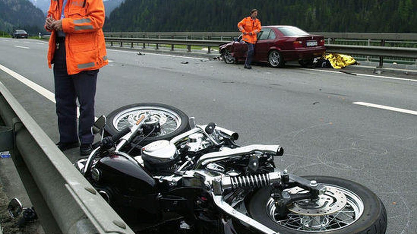 incidente moto illustrazione 1.7.13 tp.jpg