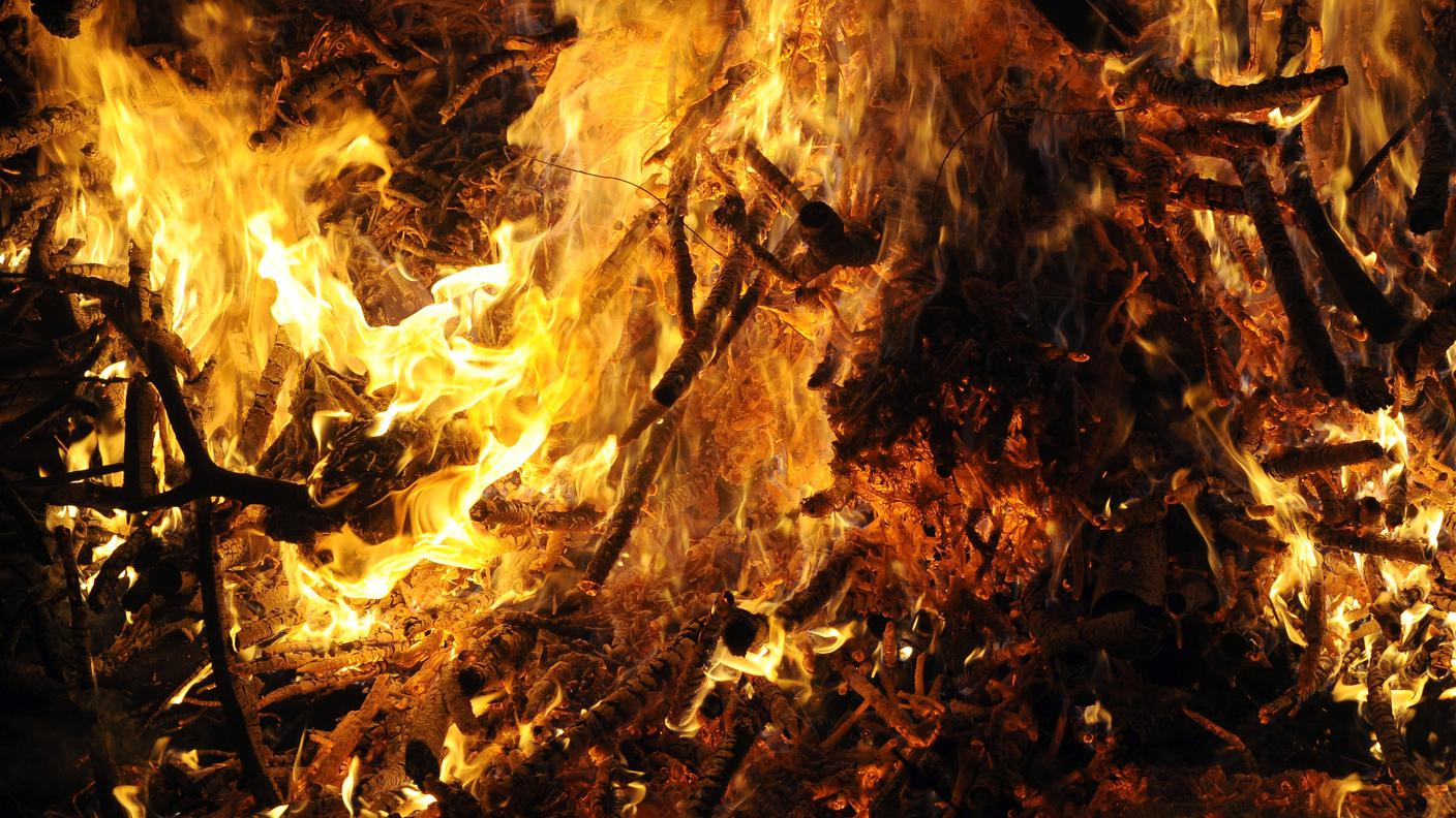 fiamme, 1.2.2012,tp.JPG