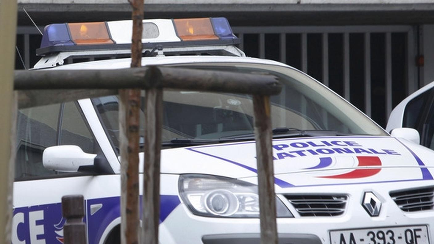 polizia francia, ky.JPG
