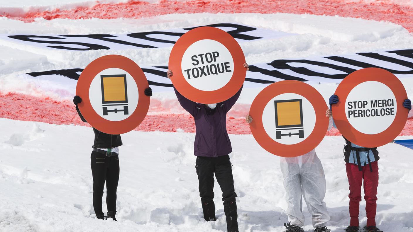 "Stop alle merci pericolose sul Sempione"