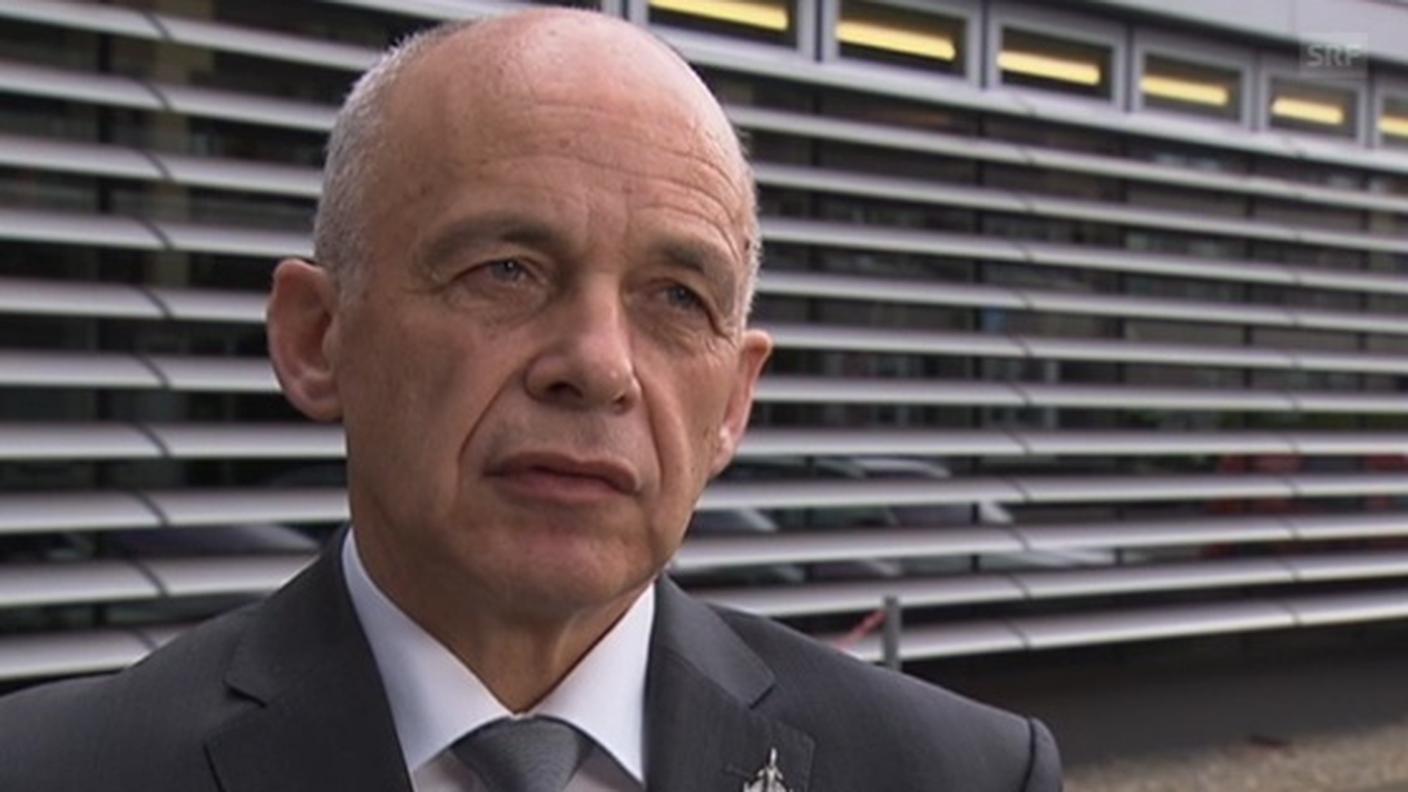 Ueli Maurer ospite della trasmissione "10 vor 10" di SRF
