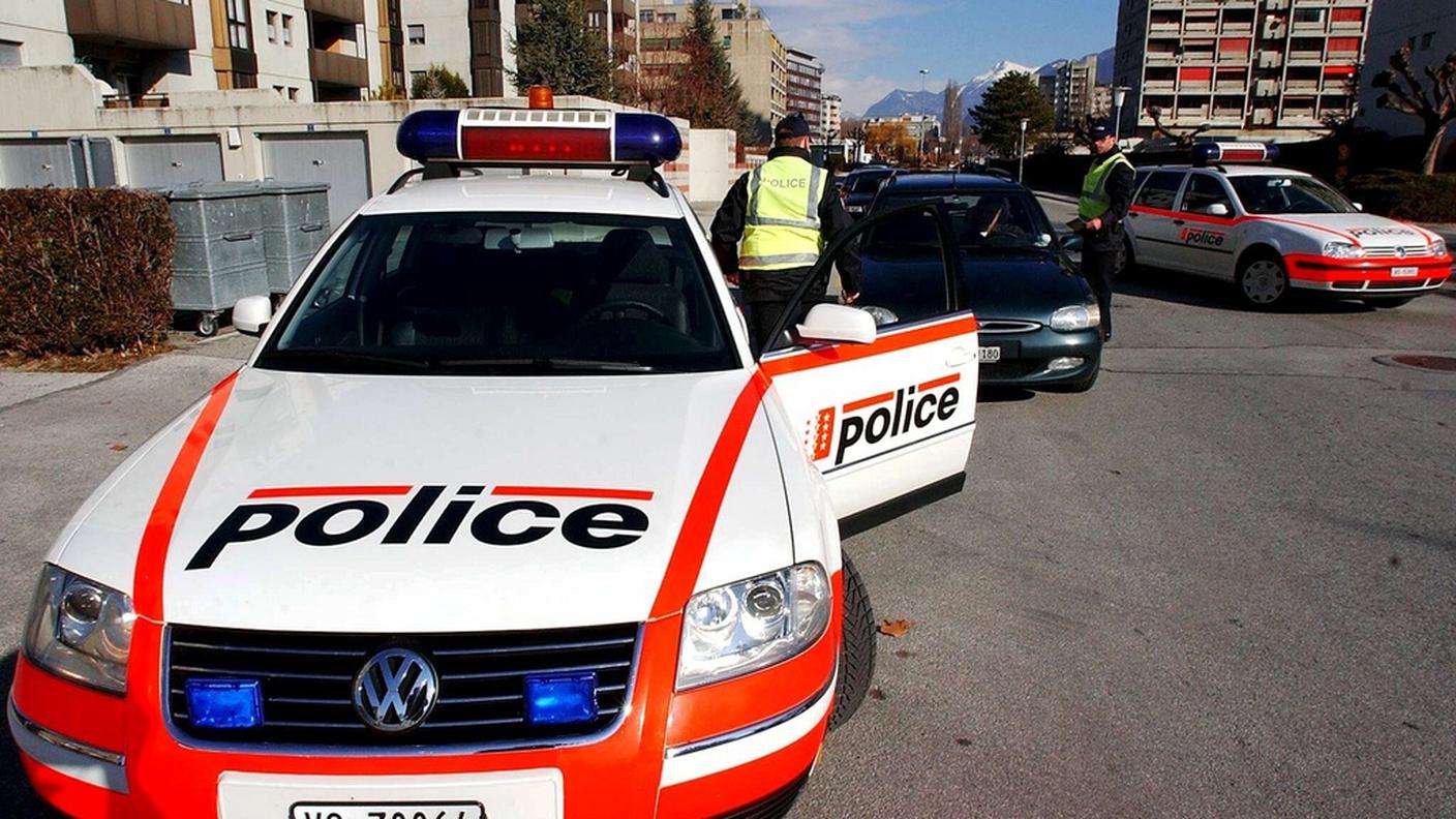 polizia vallese ky.JPG