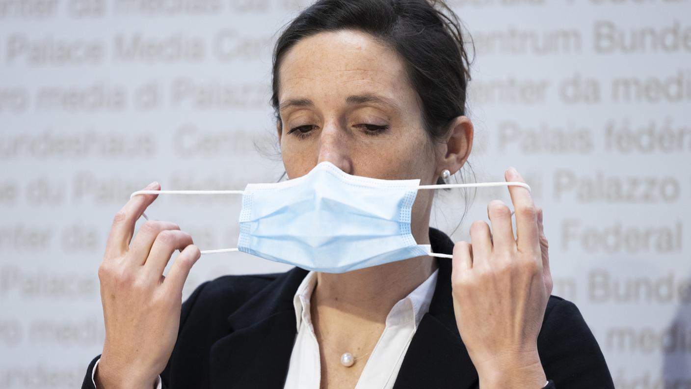 Tanja Stadler invita a fare come lei: usare la mascherina sui mezzi pubblici e nelle strutture sanitarie