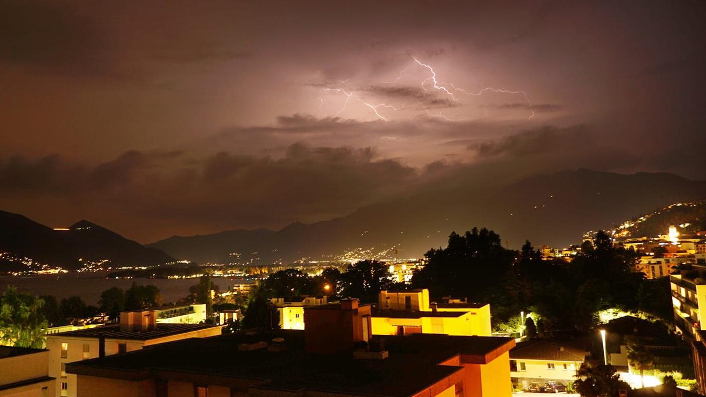 Fulmini nella zona di Brissago