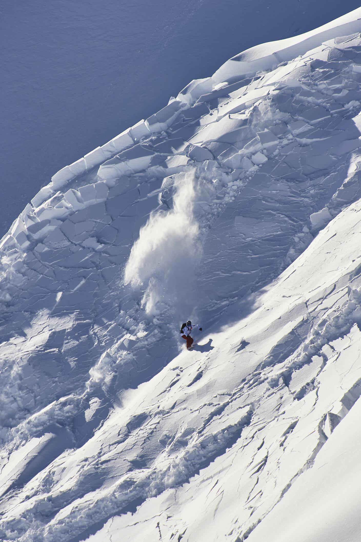 Il distacco al passaggio dello snowboarder