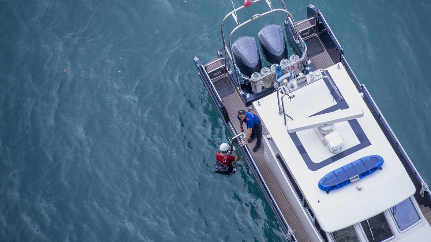 La polizia svittese non ha i mezzi per perlustrare le profondità del lago