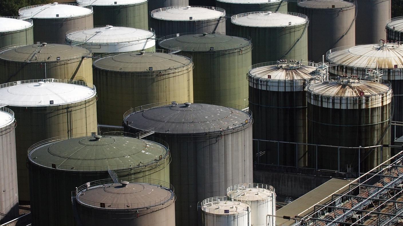 Queste centrali emettono più CO2 rispetto a quelle a gas, ma sono meno esposte a interruzioni visto che per il prossimo inverno il petrolio dovrebbe risultare disponibile in quantità sufficienti
